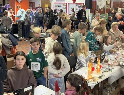 Traditioneller Adventsmarkt an der LLR in Osterhofen