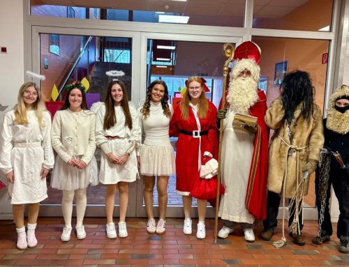 Der Nikolaus zu Besuch an der LLR