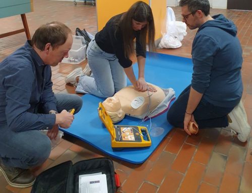 Erste-Hilfe-Kurs für das Lehrerkollegium der LLR