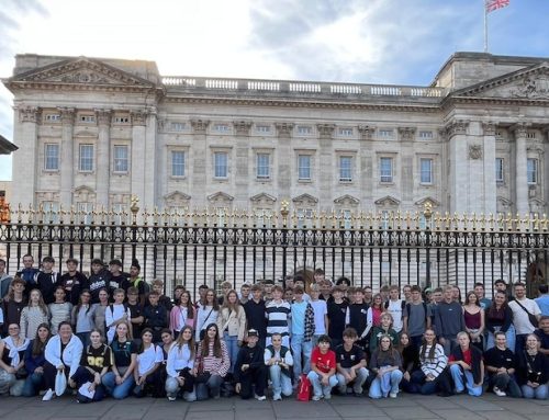 77 Schüler der LLR fliegen nach London